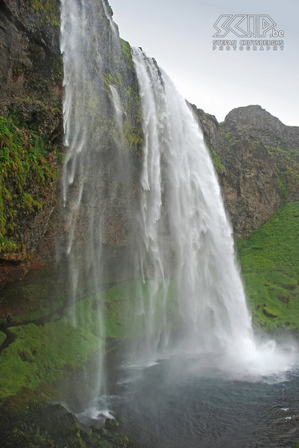 Seljalandfoss De Seljalandsfoss is een van de meest bekende watervallen van Ijsland. De watervallen zijn 65m hoog en je kan er achterdoor wandelen. Stefan Cruysberghs